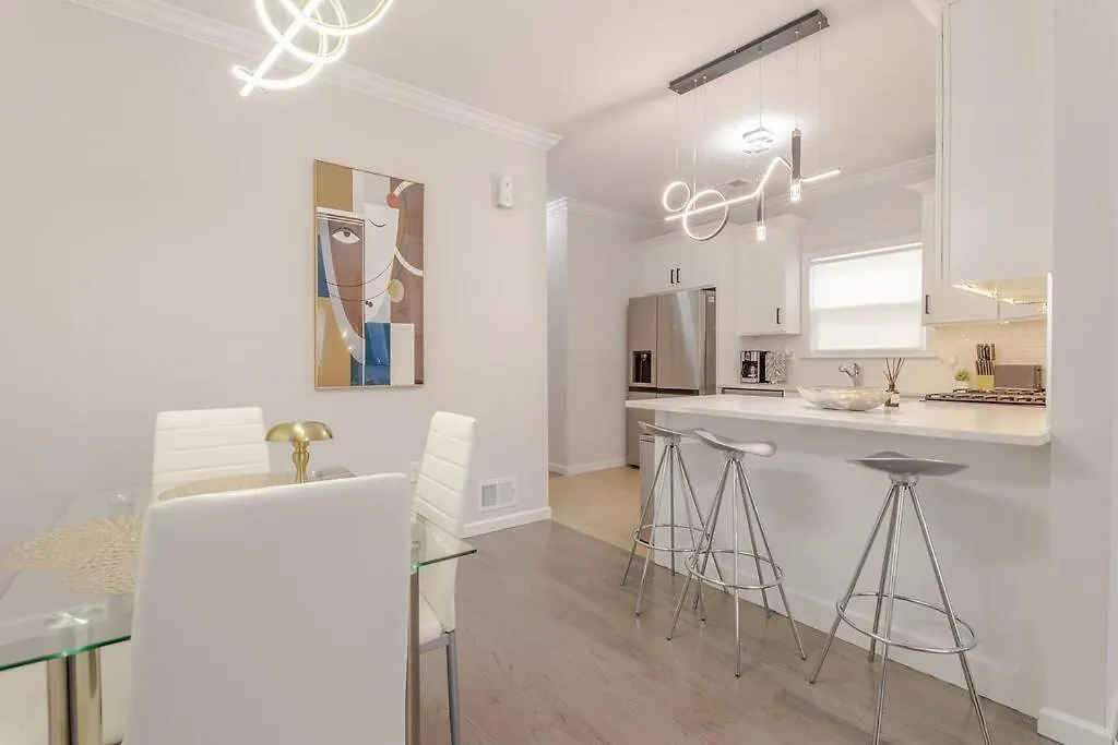 Beautiful 3Bedroom Apartment Elizabeth