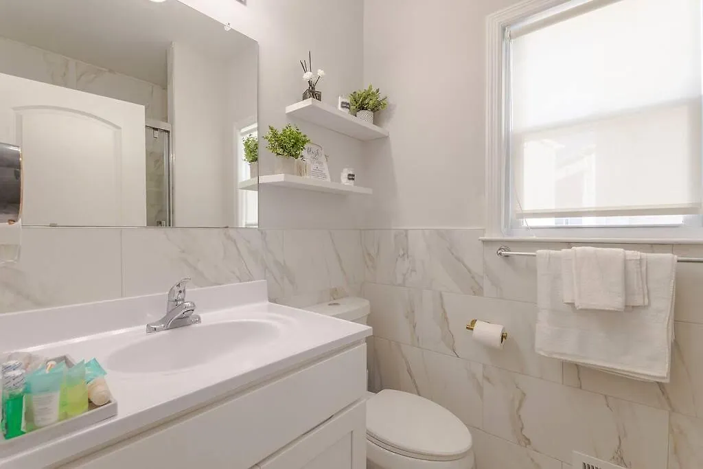 Beautiful 3Bedroom Apartment Elizabeth United States