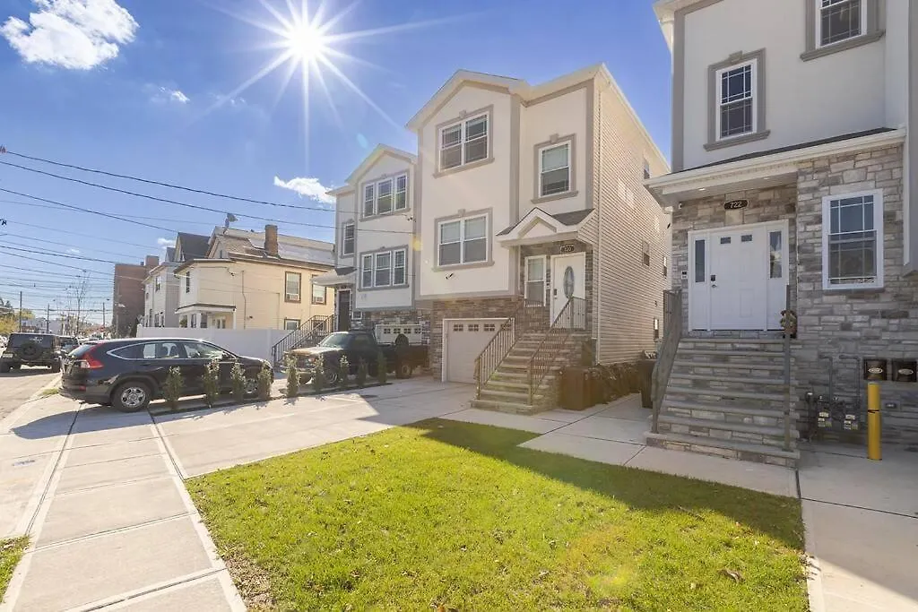 Beautiful 3Bedroom Apartment Elizabeth United States